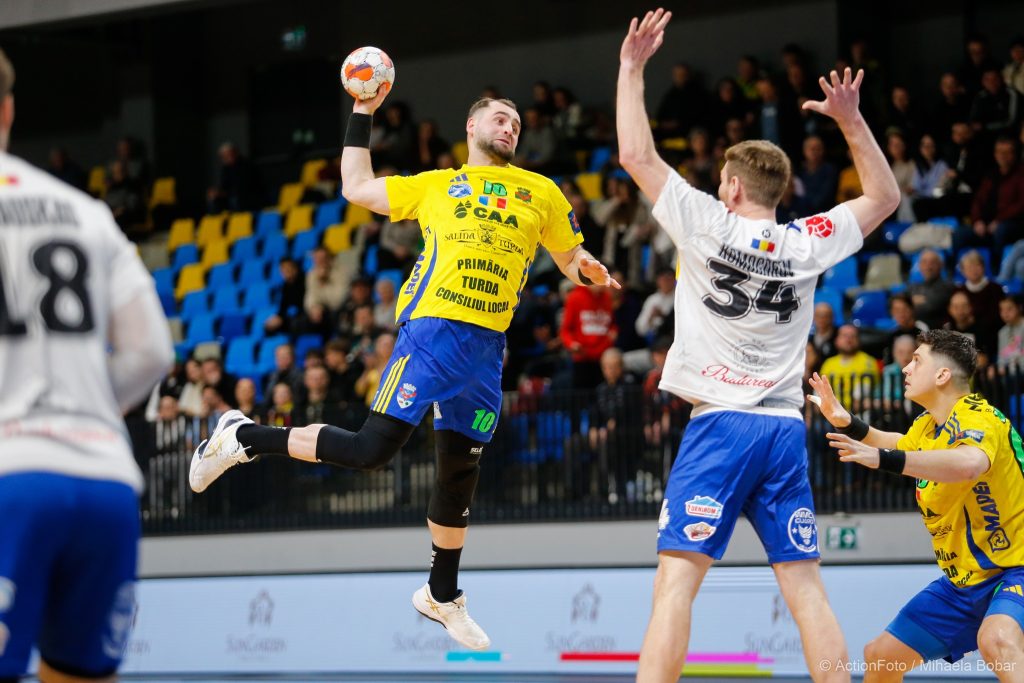 Meciul de handbal masculin dintre AHC Potaissa Turda si HC Buzau in Liga Zimbrilor, sambata 28 februarie 2026, la Sala Polivalentă Nova PG din Turda. © Action Foto / Mihaela-Ionela Bobar.